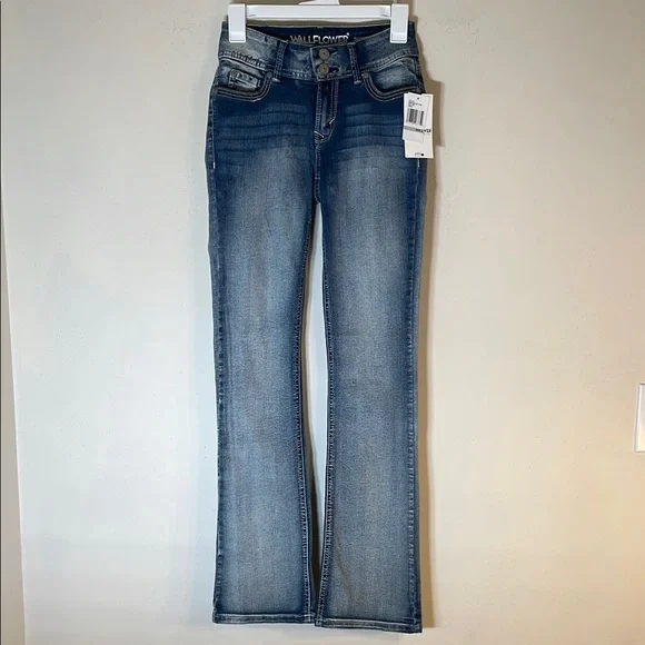 Wallflower The Luscious Curvy Fit Jeans. 0. NWT. - Picture 2 of 12